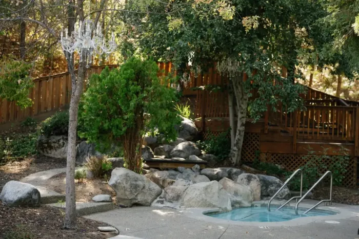 Cedar Lodge — El Portal, CA